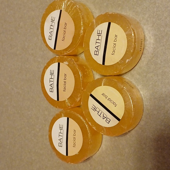 New Set of 5 Gilchrist & Soames BATHE facial bar - Picture 1 of 3